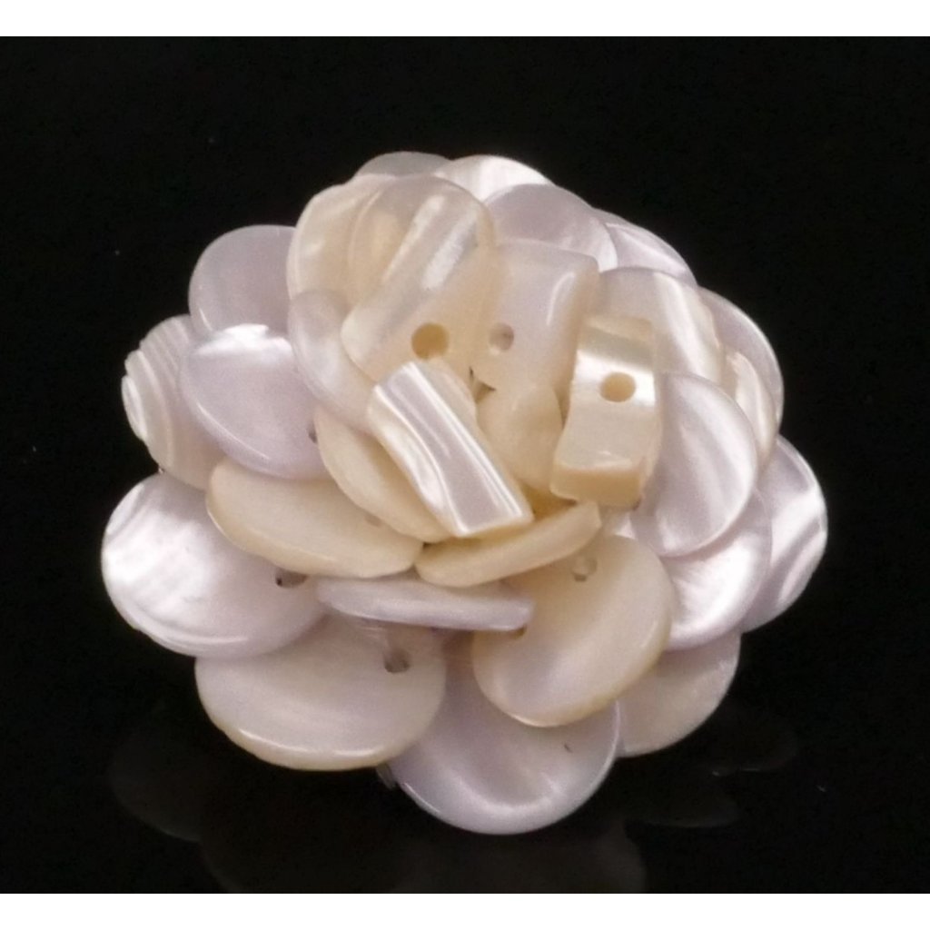 Gorgeous Vintage Mother Of Pearl Shell Brooch Made In Japan